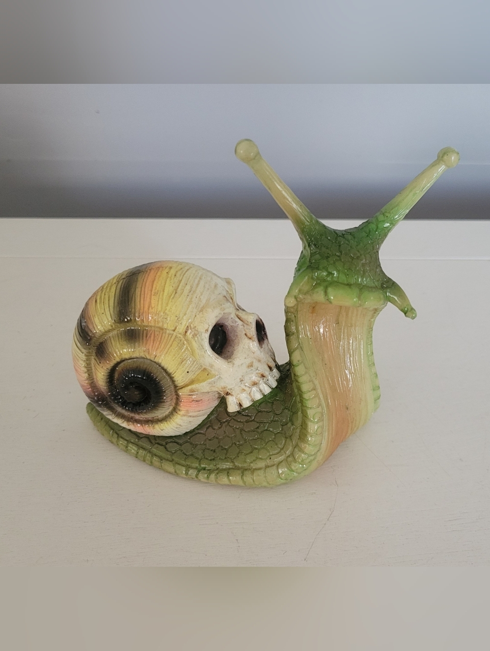 Resin Skull Snail